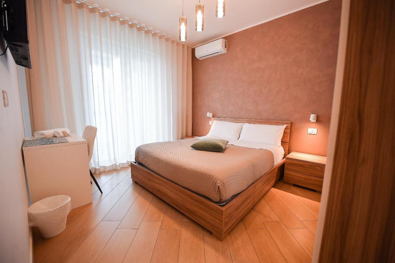 Karol Bari Airport Hotel Ngoại thất bức ảnh