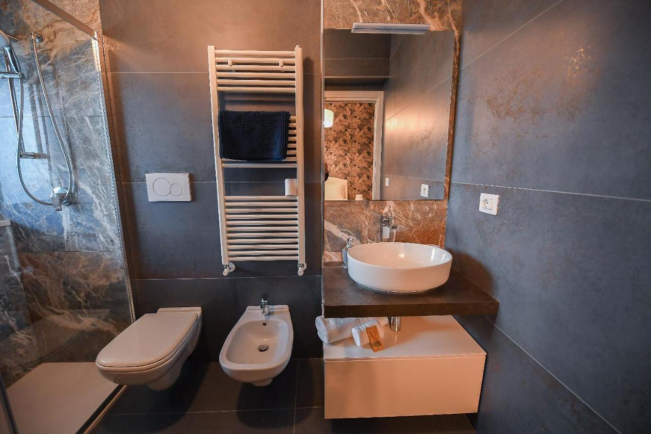 Karol Bari Airport Hotel Ngoại thất bức ảnh