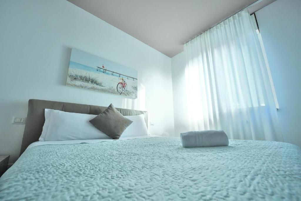 Karol Bari Airport Hotel Ngoại thất bức ảnh
