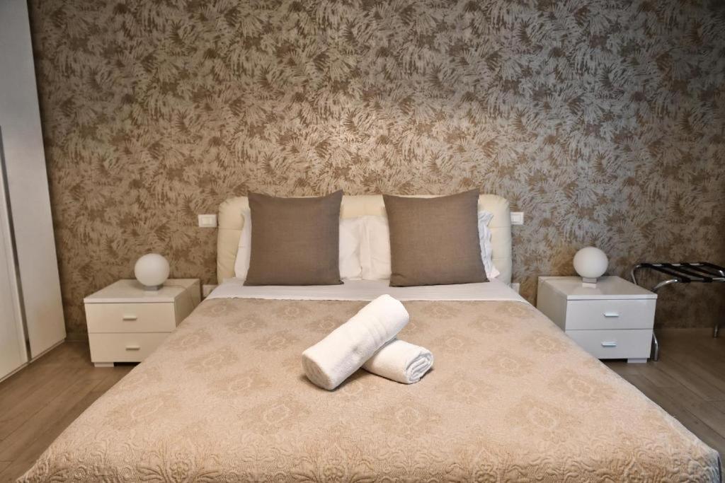 Karol Bari Airport Hotel Ngoại thất bức ảnh